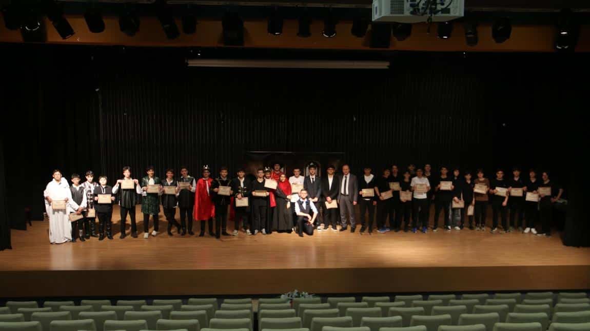 Hazırlık Sınıfı Öğrencilerimizle İngilizce Hamlet Tiyatro Oyunu